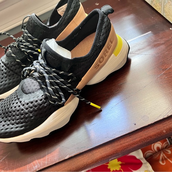 Sorel Sneakers - Picture 3 of 13